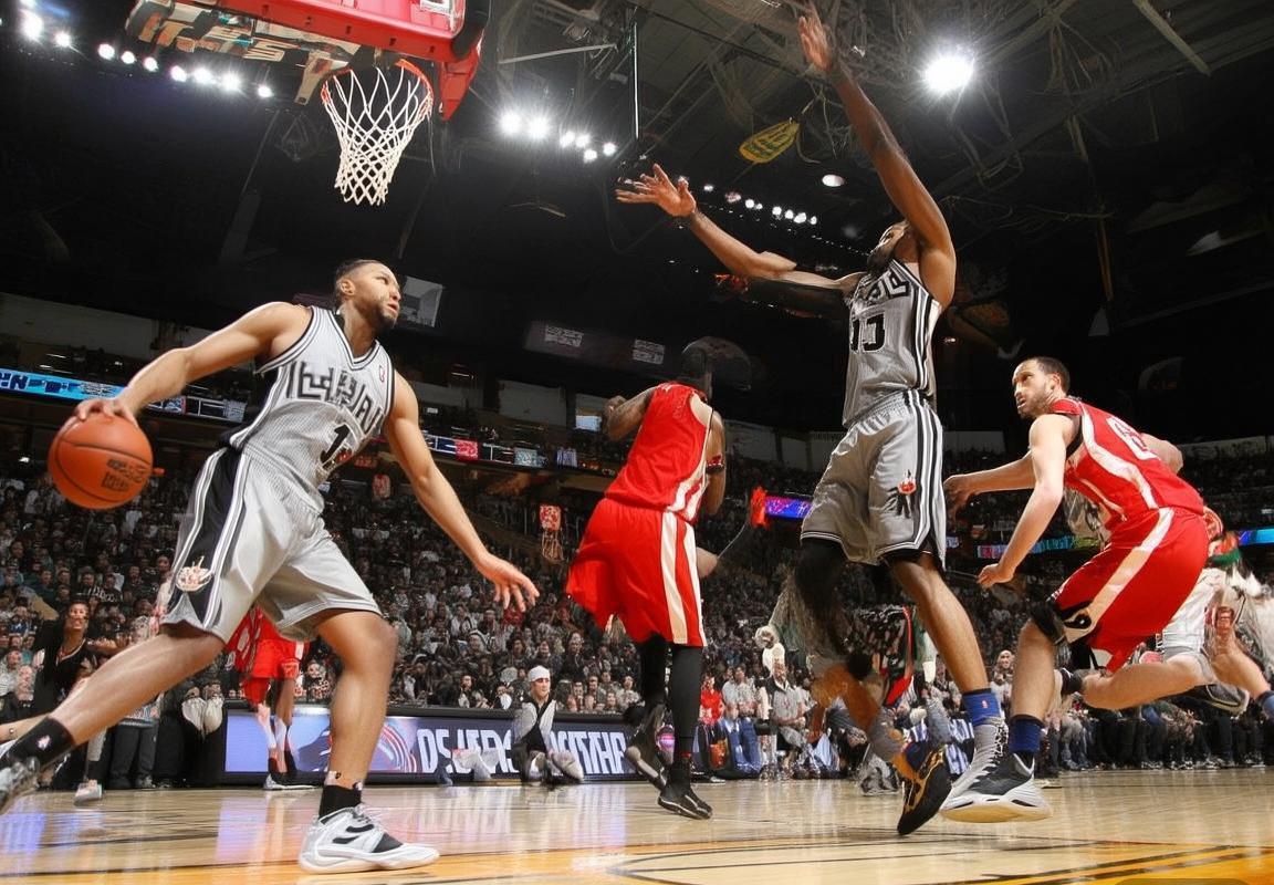 NBA马刺对阵爵士：激战90分钟，战术与成长解析(图1)